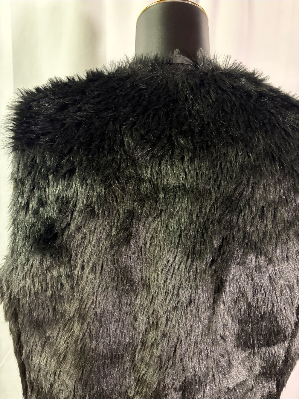 Gap True Black Faux Fur Open Front Vest - Picture 11 of 16